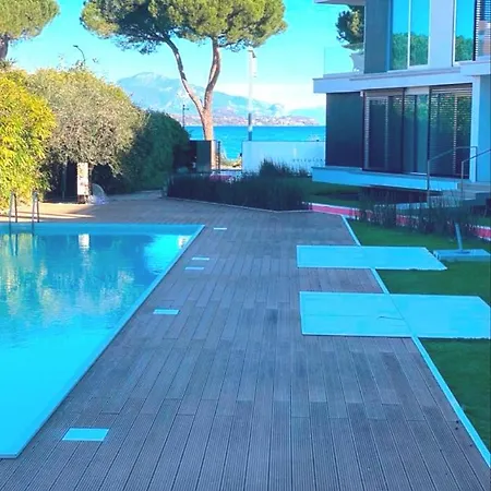 Апартаменты Bristol Exclusive Lake View Desenzano *